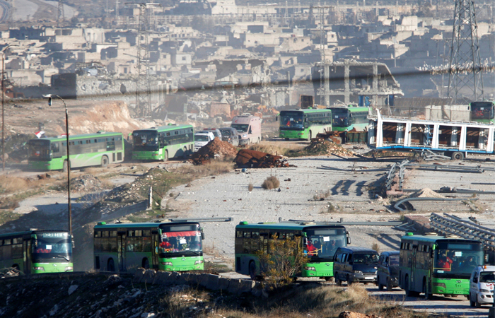 СМИ сообщили о приостановке эвакуации из восточного Алеппо