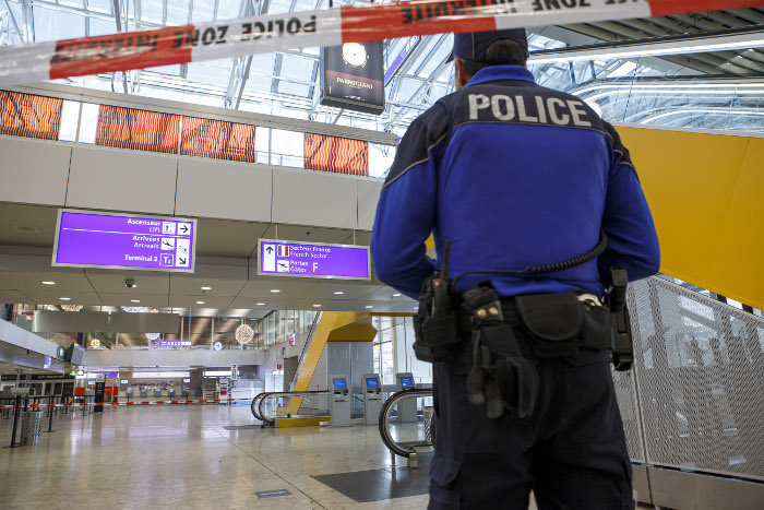 В кафе в швейцарском Базеле произошла стрельба