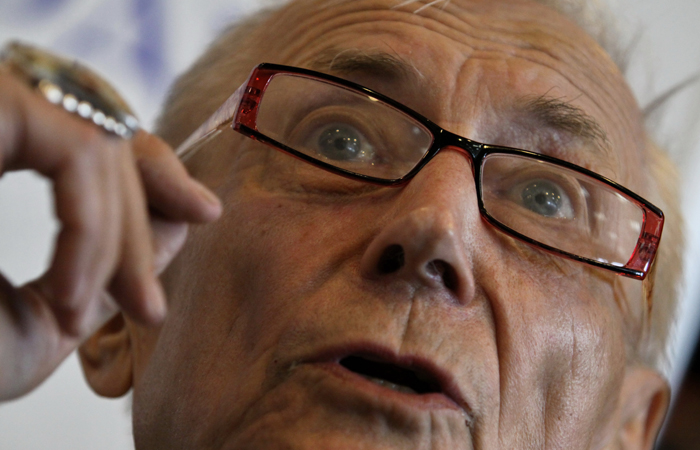 Сын Евтушенко назвал рак причиной смерти отца