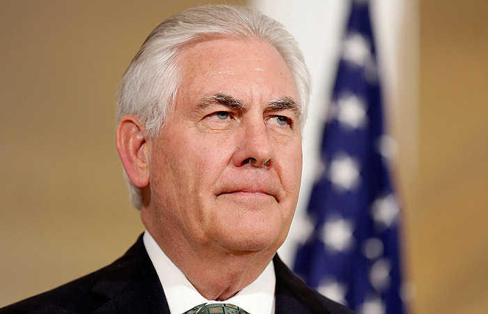 Тиллерсон собрался поднять вопрос об обязательствах РФ по химоружию в Сирии