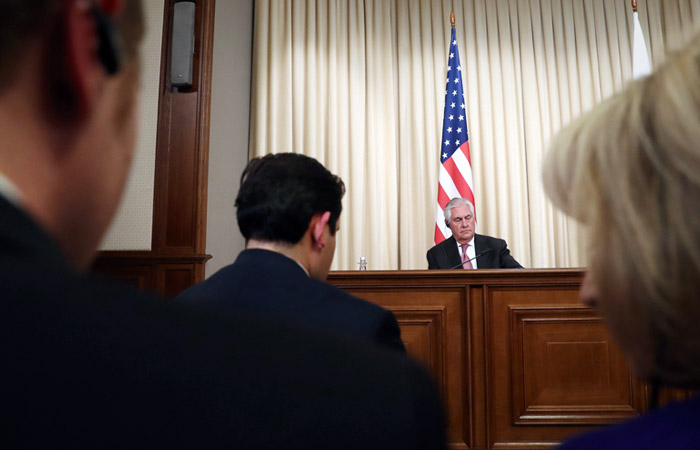 Песков рассказал об итогах общения Путина с Тиллерсоном