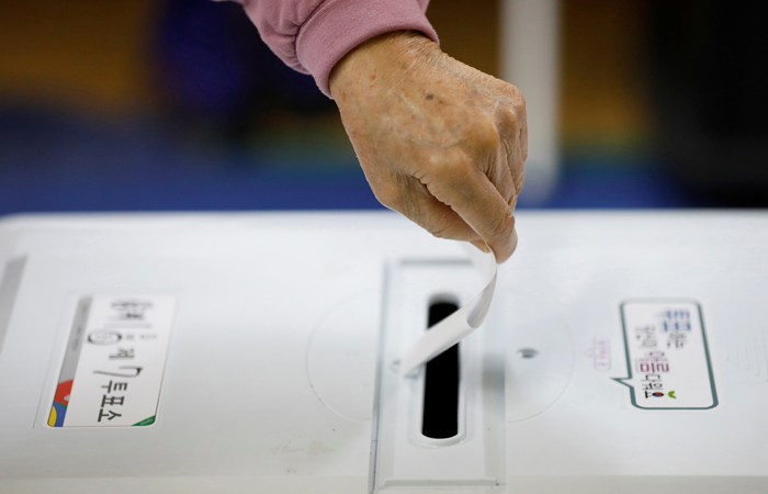 В Южной Корее начались президентские выборы