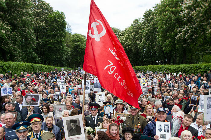 Марш "Бессмертный полк" собрал в Киеве три тысячи участников