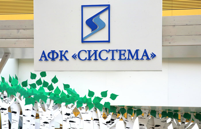 Суд вернул "Роснефти" иск к АФК "Система" на 106 млрд рублей