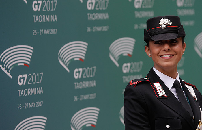 Лидеры G7 увязали санкции в отношении РФ с выполнением минских соглашений