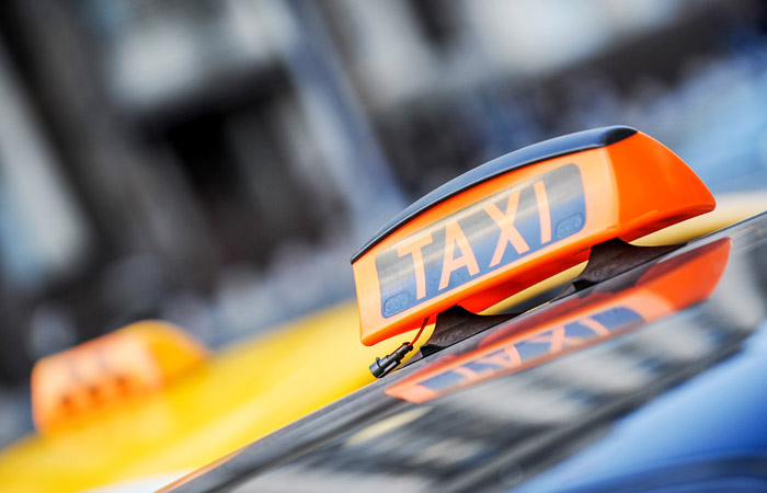 Десятки тысяч таксистов не вышли 1 июня на работу из-за запрета в РФ иностранных прав