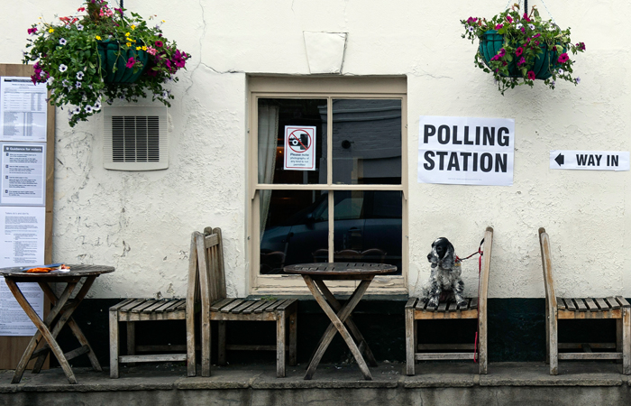 Консерваторы утратили абсолютное большинство в британском парламенте