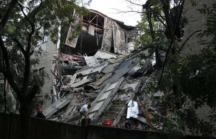 Следствие назвало две версии причин обрушения университета в Донецке