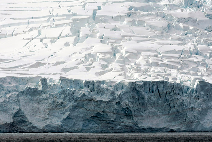 Гигантский ледник откололся от Антарктиды