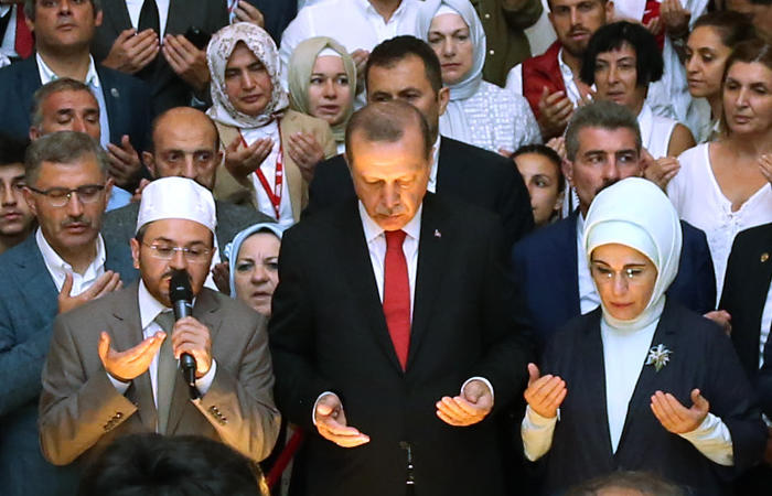 Эрдоган выразил надежду на одобрение смертной казни в Турции