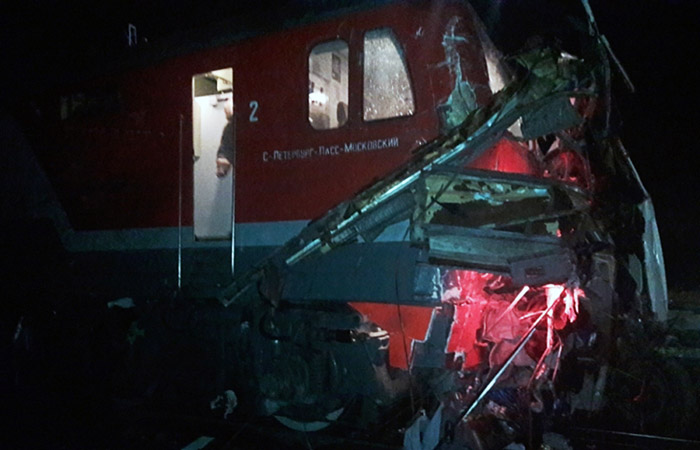 Число жертв столкновения поезда с автобусом под Владимиром выросло до 21 человека