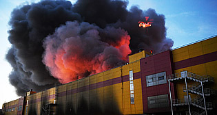 Пожар на строительном рынке в Подмосковье