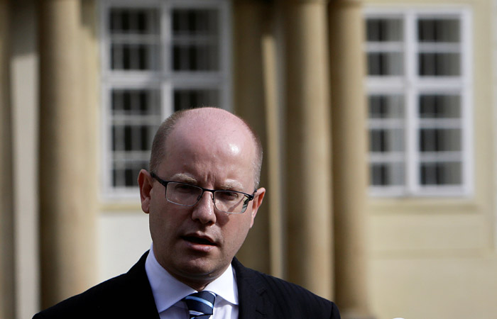 Чешский премьер раскритиковал президента Земана за слова о Крыме