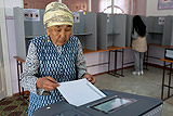 На выборах президента Киргизии лидирует Сооронбай Жээнбеков