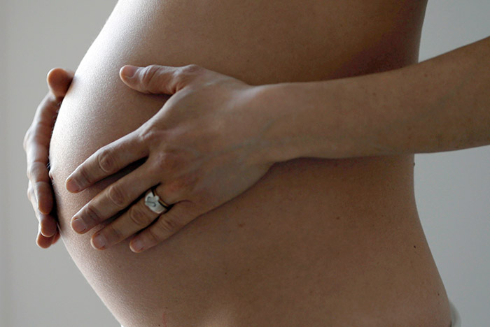 Феминистки раскритиковали идею британского МИД отменить термин "беременная женщина"
