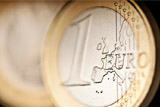 Курс евро превысил 70 рублей впервые с 30 августа