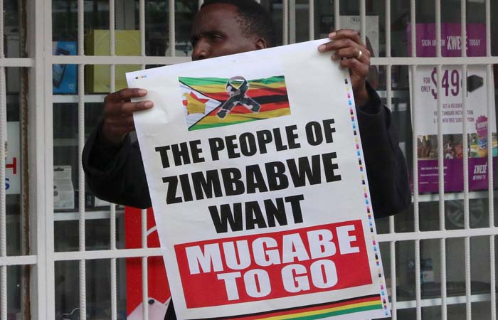 СМИ сообщили о бегстве президента Зимбабве из своей резиденции в Хараре