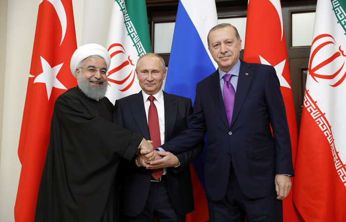 Лидеры РФ, Ирана и Турции исключили подрыв единства Сирии созданием зон деэскалации