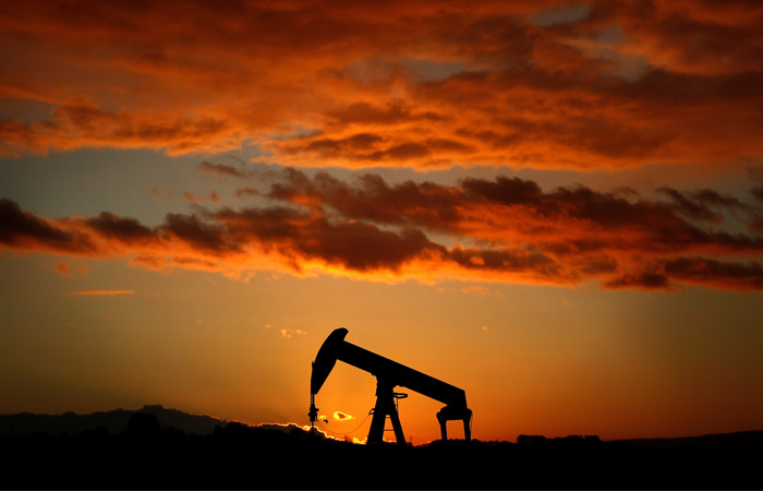 Страны ОПЕК согласились продлить соглашение об ограничении добычи нефти на 2018 год