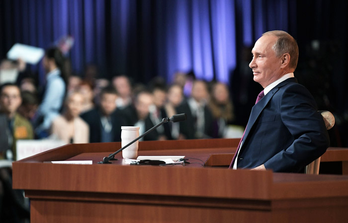 Президент РФ Владимир Путин во время большой ежегодной пресс-конференции