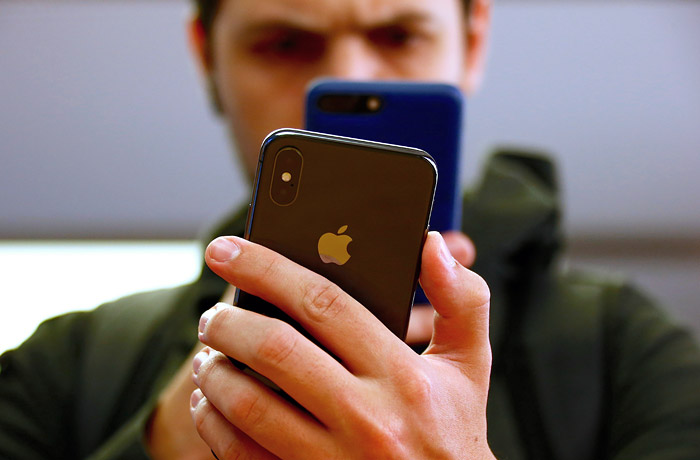Apple призналась в замедлении работы iPhone ради продления срока их работы