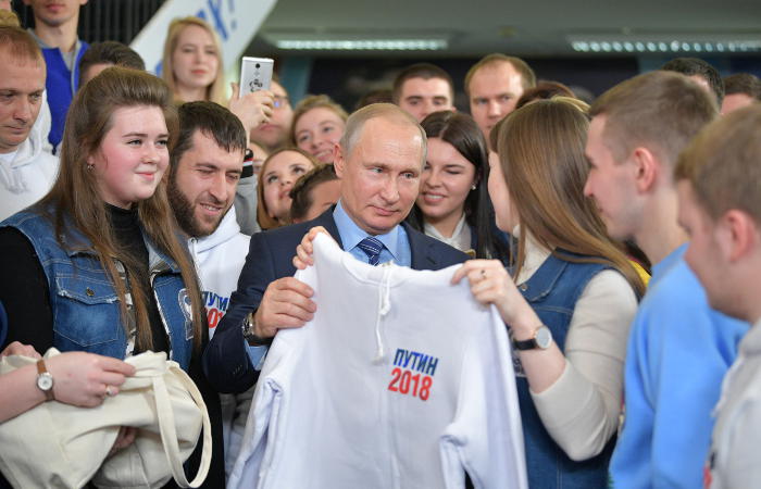 "Единая Россия" внесла в избирательный фонд Путина почти 30 миллионов рублей
