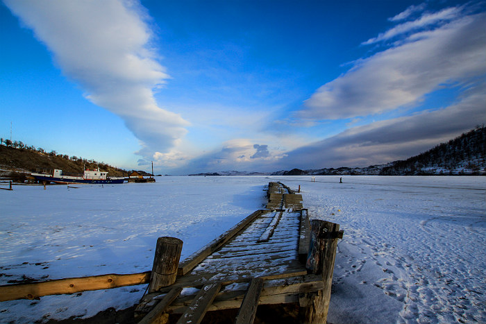 Возникли проблемы с установлением личностей погибших в пожаре на турбазе на Байкале