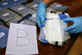 "Ъ" узнал подробности отправки в Россию аргентинских чемоданов с кокаином
