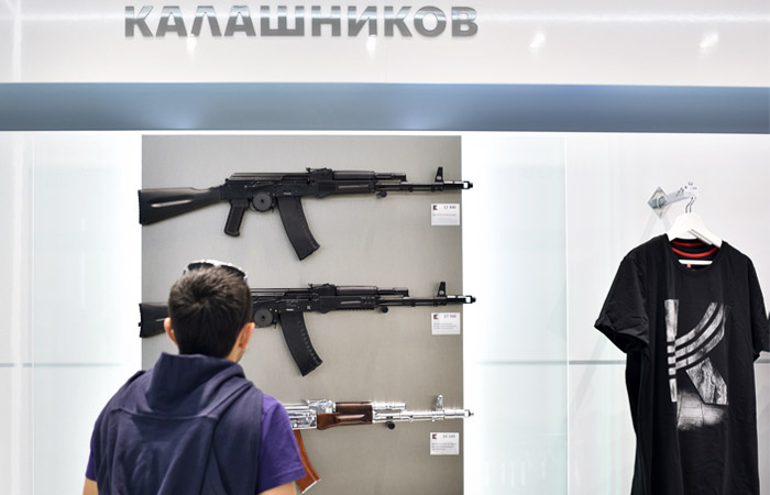 Концерн "Калашников" опроверг наличие связей с производителем АК-47 в США