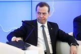 Медведев поручил разработать ответ на санкции США и меры поддержки подпавших под них компаний