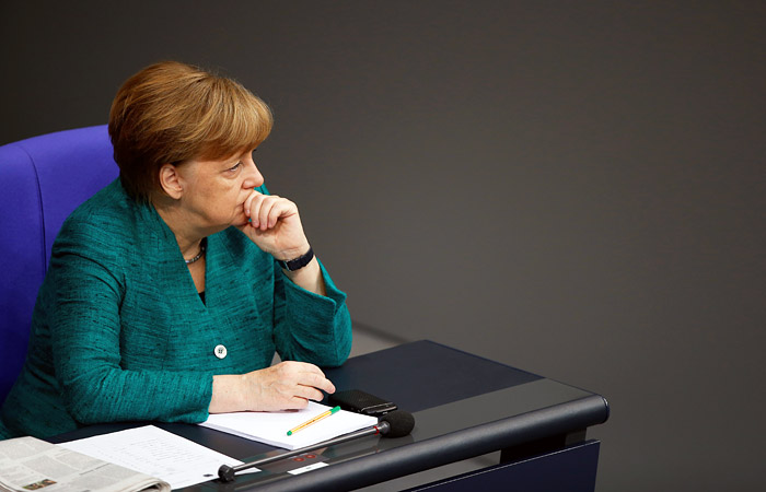 Меркель заявила о невозможности для Европы полагаться на защиту США