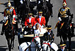 После свадебной церемонии в часовне Святого Георгия принц Гарри и Меган Маркл проехали по улицам Виндзора в конном экипаже - открытом ландо Ascot