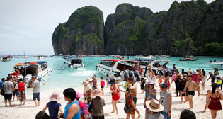 Пляж Майя-Бэй в Таиланде закрыли для туристов