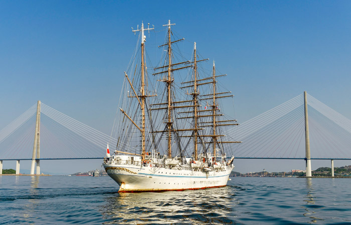 Японский учебный парусник Kaiwo Maru впервые прибыл во Владивосток