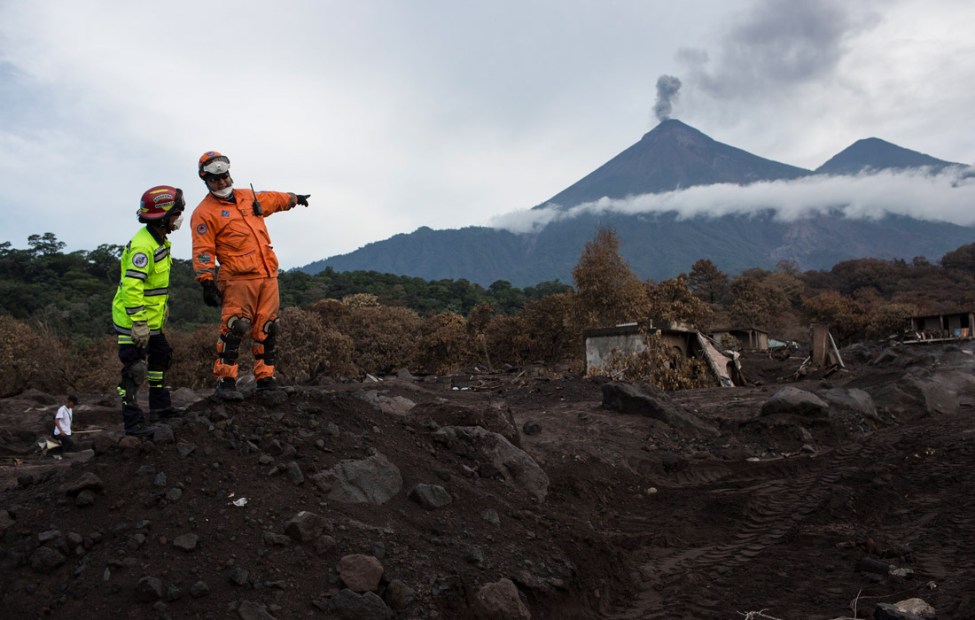 В Гватемале продолжаются поиски пропавших без вести жертв извержения вулкана Фуэго