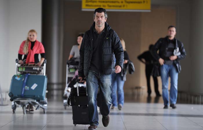 "Шереметьево" предложило трансферным пассажирам самим переносить свой багаж