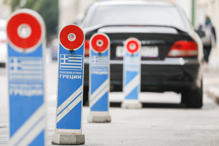 Истек срок отъезда из РФ высланных Москвой греческих дипломатов
