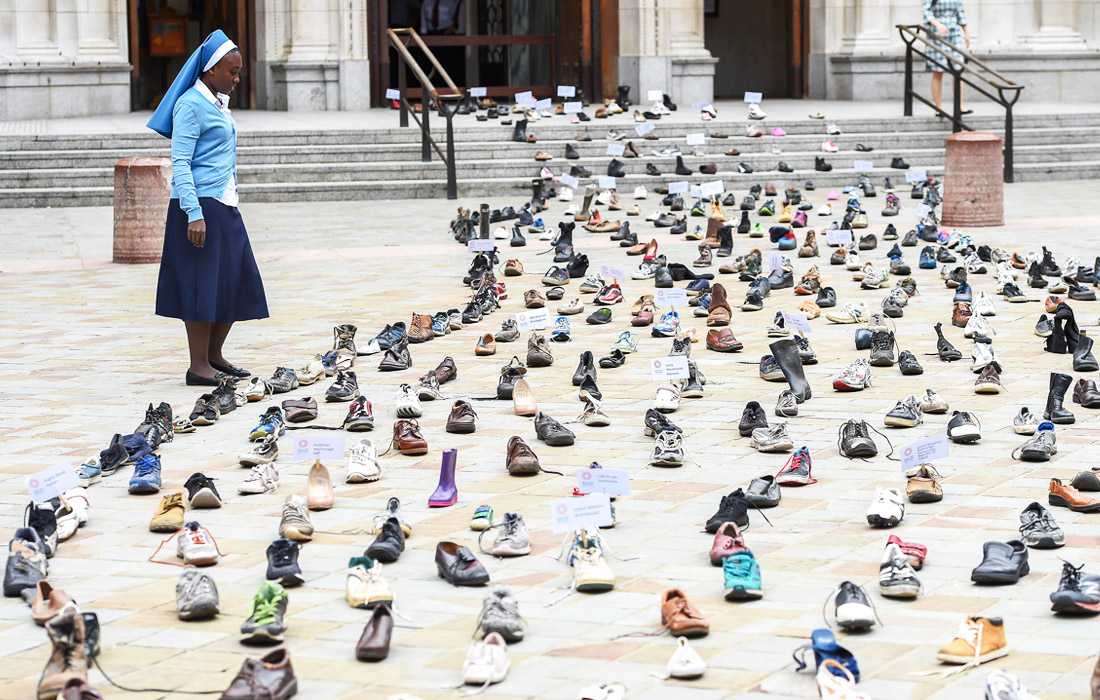 Акция в поддержку мигрантов у Вестминстерского собора в Лондоне. Благотворительные католические организации призывают мировых лидеров на Генеральной Ассамблее ООН поддержать соглашения, направленные на оказание помощи беженцам.