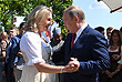 Владимир Путин танцует с Карин Кнайссль на ее свадьбе