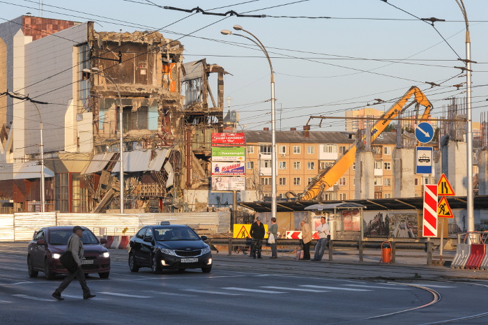 Снос сгоревшего здания ТРЦ "Зимняя вишня" в Кемерово завершен