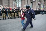 Песков назвал участие подростков в несанкционированных акциях результатом провокаций