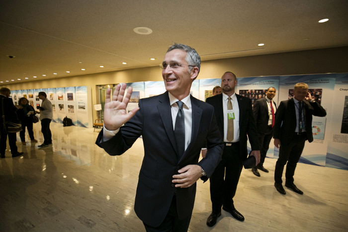 Генсек НАТО назвал полезной встречу с главой МИД РФ Сергеем Лавровым