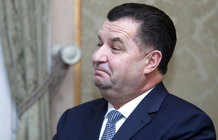 Полторак возглавит минобороны Украины в гражданском статусе