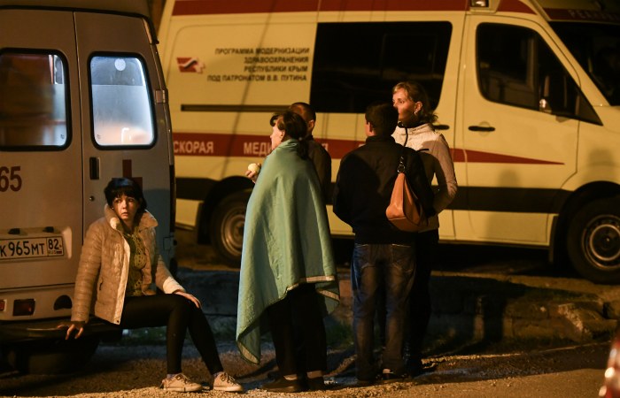 Пострадавшие продолжают обращаться за помощью после нападения на колледж в Керчи