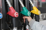 СМИ сообщили о скрытом повышении цен на топливо на АЗС для корпоративных клиентов