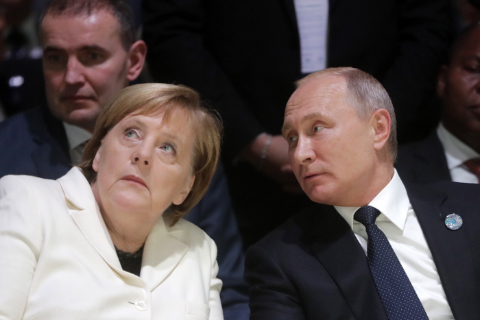 Путин нарисовал для Макрона и Меркель схему произошедшего в Керченском проливе