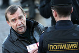 Правозащитник Пономарев получил 25 суток ареста за несанкционированный митинг