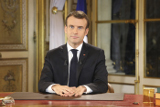 Макрон в ответ на акции протеста объявил о повышении МРОТ во Франции