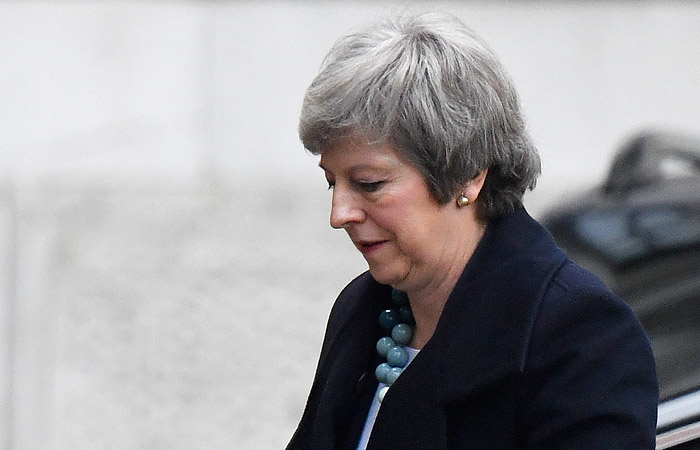 Британские депутаты-консерваторы в среду проведут голосование о доверии Терезе Мэй
