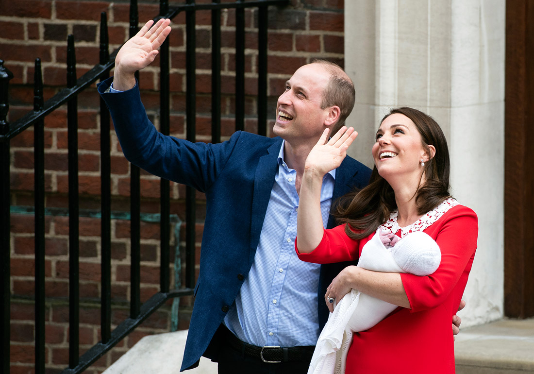 23 апреля Герцогиня Кембриджская Кейт родила третьего ребенка - принца Луи. Правнук королевы Великобритании Елизаветы II стал пятым в очереди на британский престол.